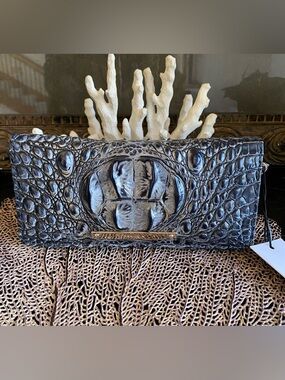 🐟🐟 Brahmin Twilight Blue Ombre Ady Wallet NWT